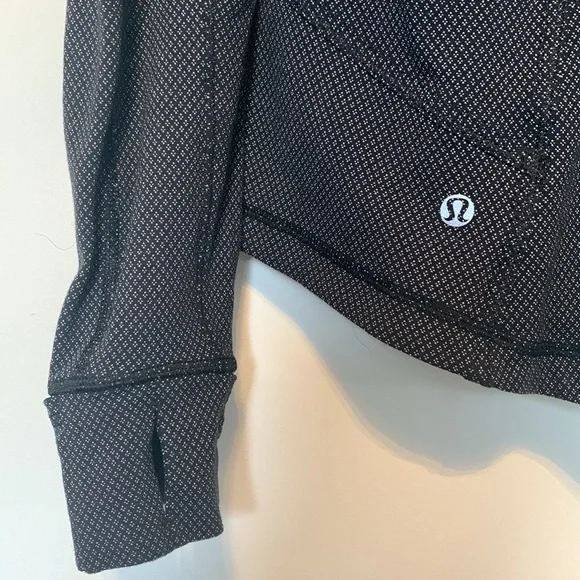 Lululemon Forme Jacket II *Textured - Picture 6 of 7